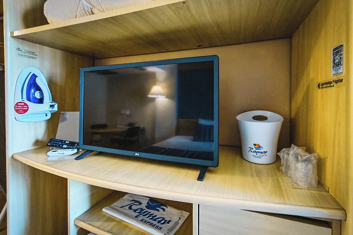 Room 53 of 141