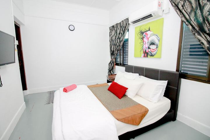 Room 3 of 26