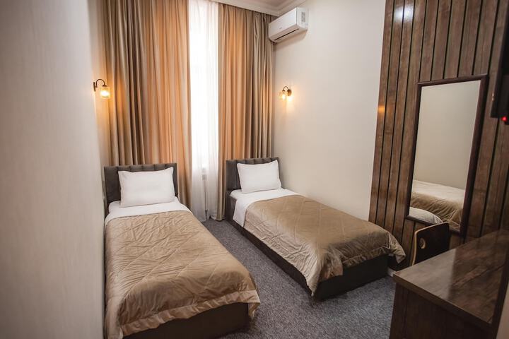Room 9 of 29