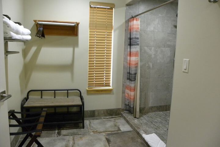 Room 25 of 41
