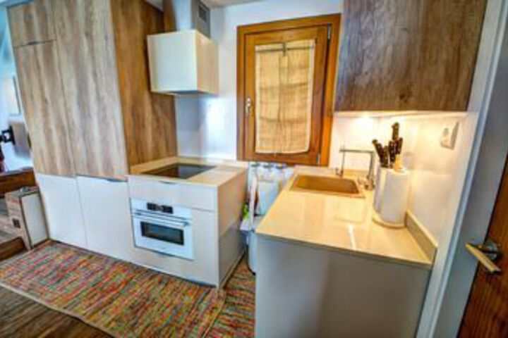 Room 13 of 20