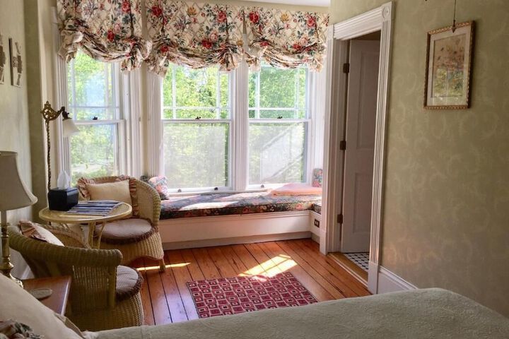 Room 11 of 49