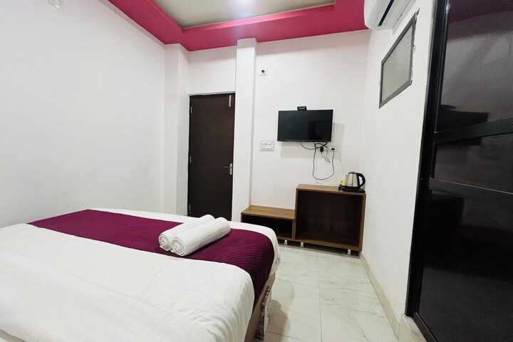 Room 8 of 25