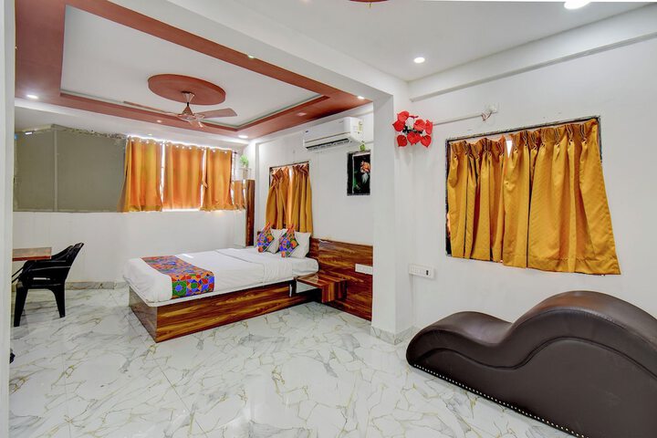 Room 10 of 28