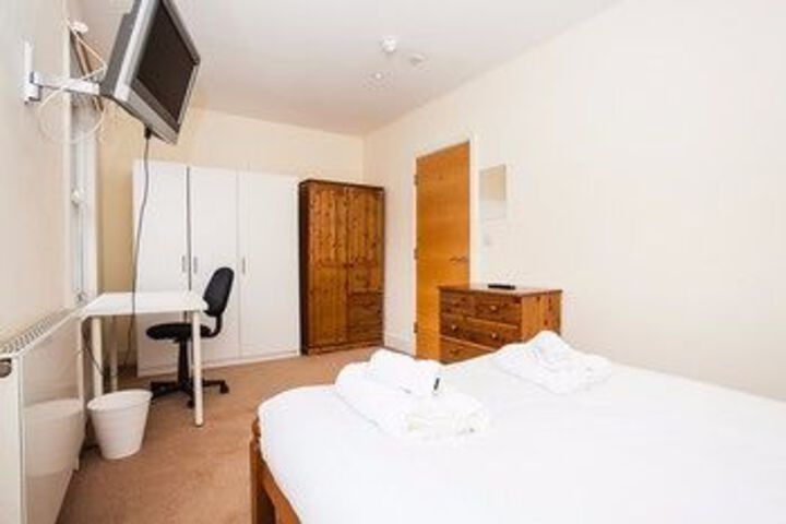 Room 11 of 30