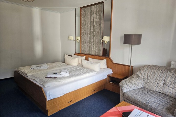 Room 13 of 47