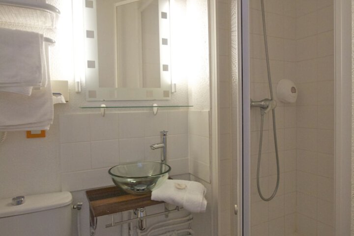 Room 42 of 53