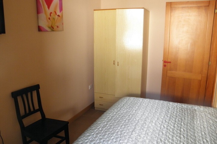 Room 28 of 64