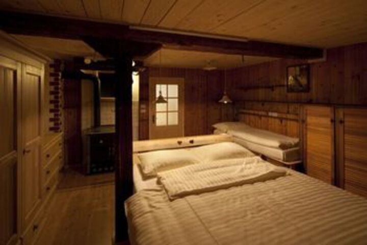Room 14 of 65