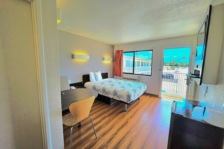 Double Room Disability Accessible (5 of 5)