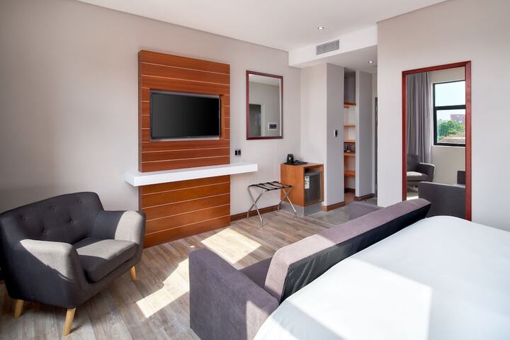 Room 29 of 53