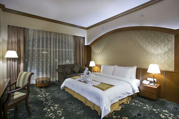 Room 9 of 43
