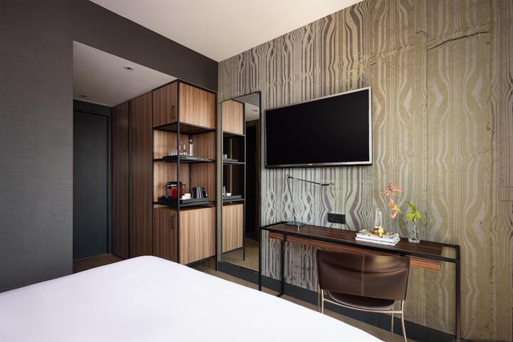 Room 55 of 90
