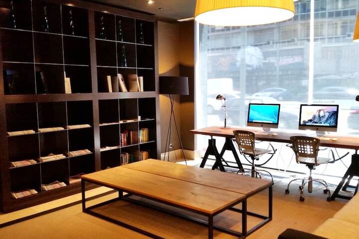 Business Center 125 of 140