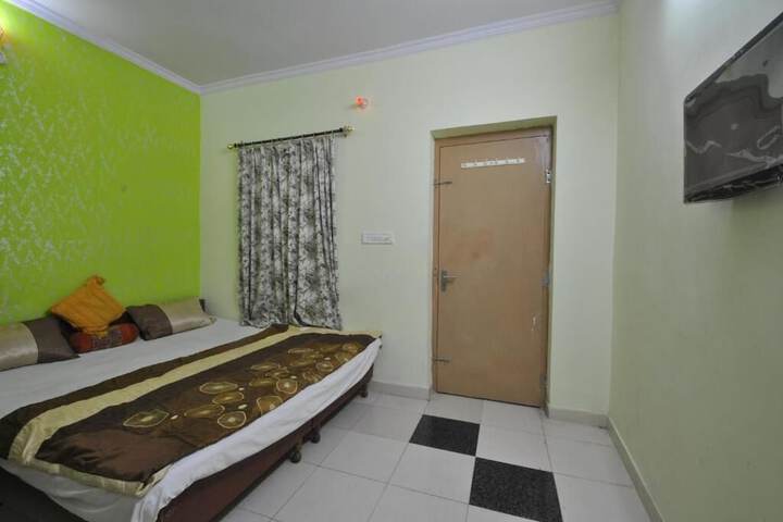 Room 17 of 31