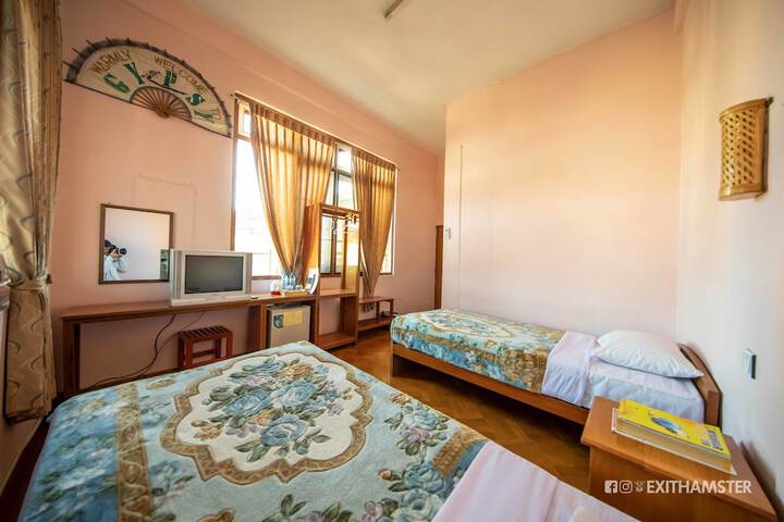 Room 8 of 28