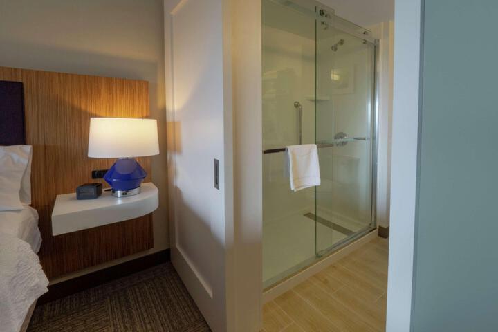 2 Queen Beds (3 of 6)