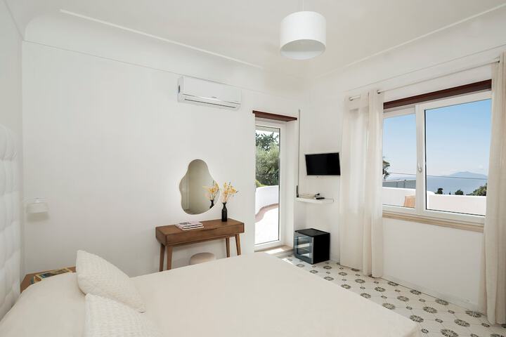 Room 9 of 14