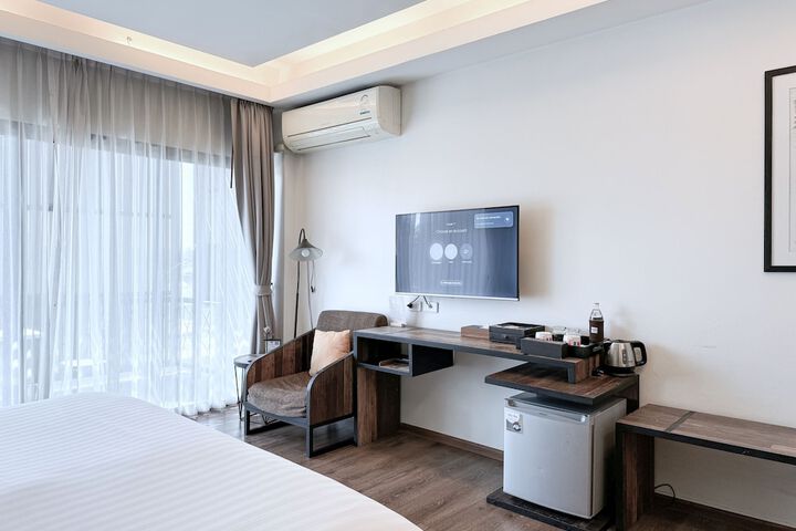 Room 8 of 51