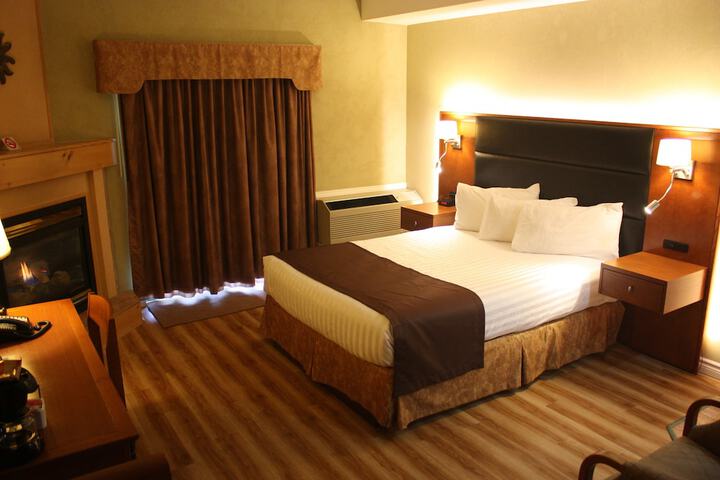 Room 8 of 125