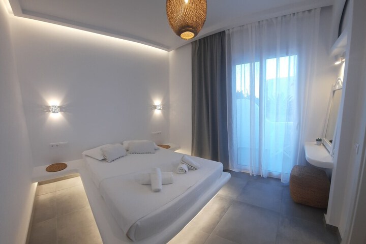Room 2 of 46
