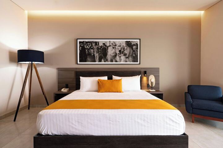 Room 25 of 69