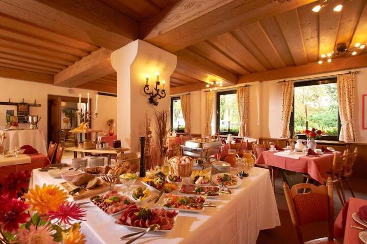 Dining Photos