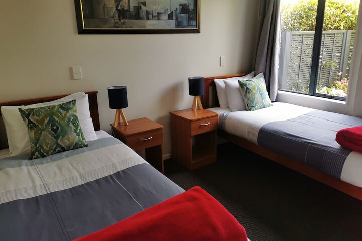 Room 11 of 48