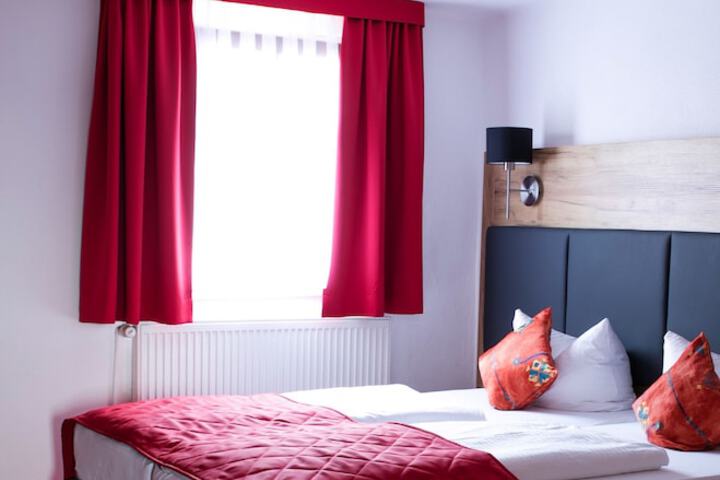 Room 15 of 35