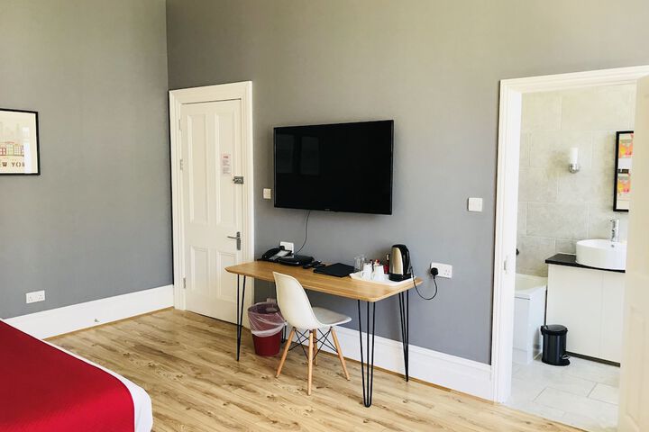 Room 34 of 46