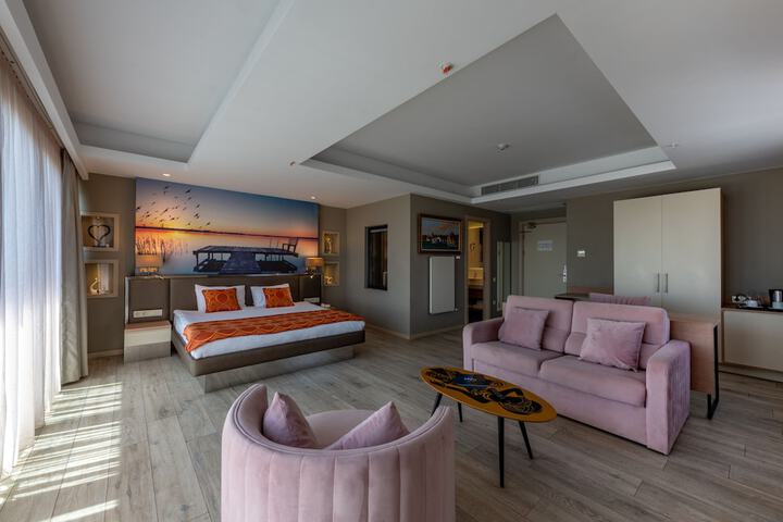 Room 16 of 43