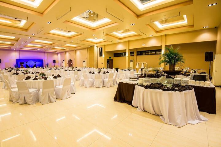 Ballroom/Hall 40 of 58