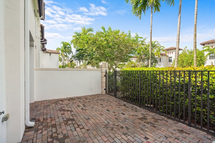 Terrace/Patio 17 of 37