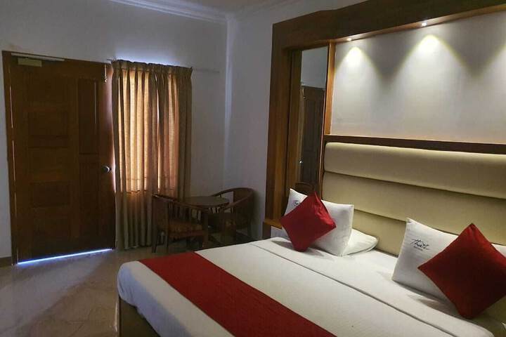 Room 9 of 21