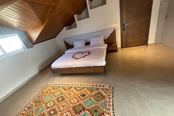 Room 18 of 45