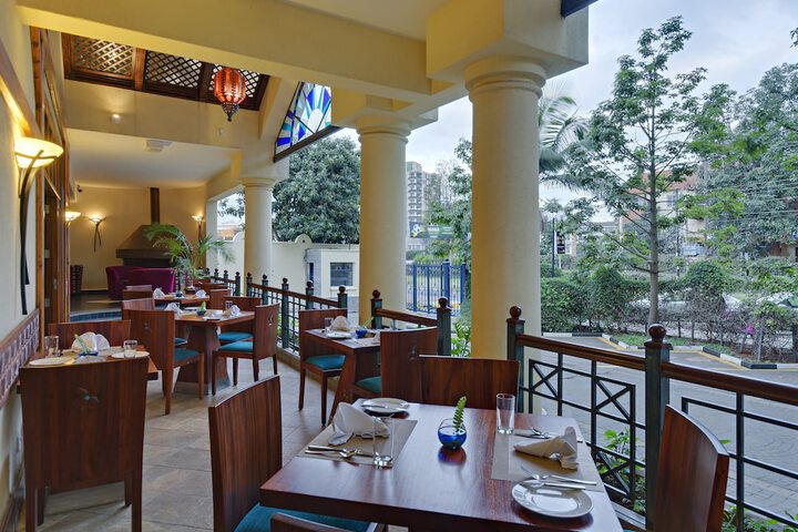 Dining 74 of 110