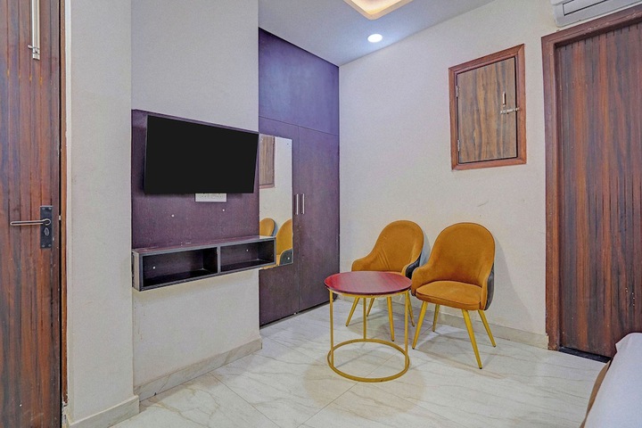 Room 11 of 26
