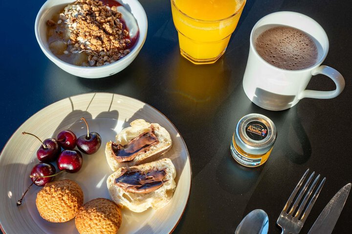 Breakfast/Coffee Service 29 of 51