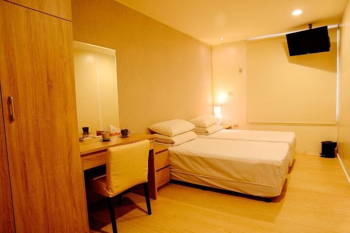 Room 53 of 60