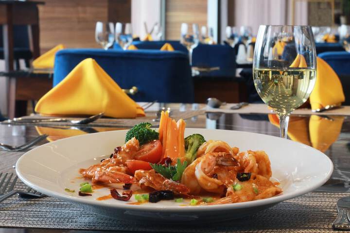 Dining 45 of 60