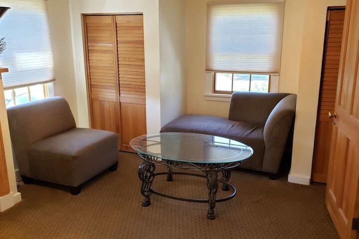Room 11 of 34