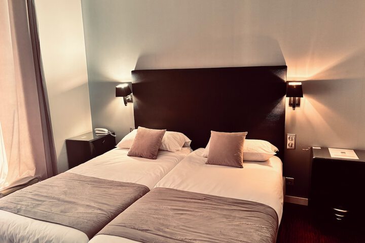Room 7 of 30