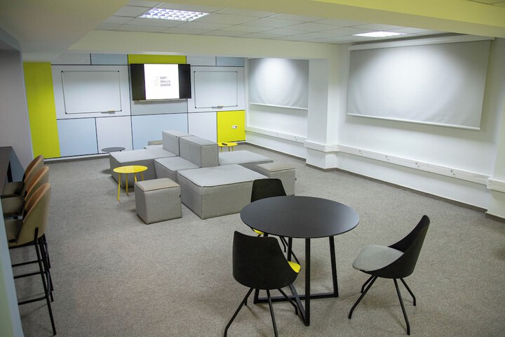 Business Center 37 of 48