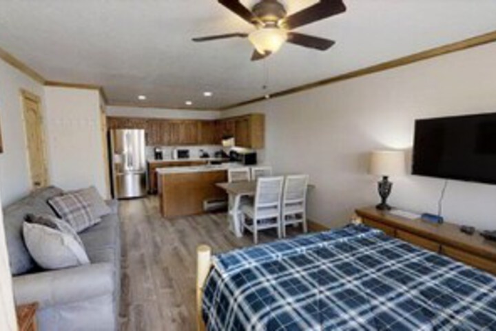 Riverbend_townhouse_03_deluxe in Red River, NM