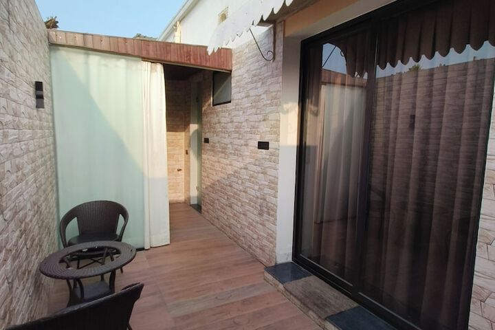 Terrace/Patio 13 of 42