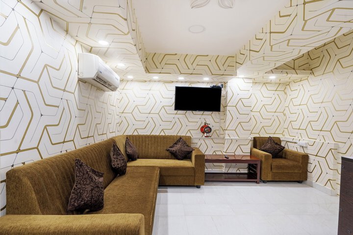 Hotel Interior 6 of 43
