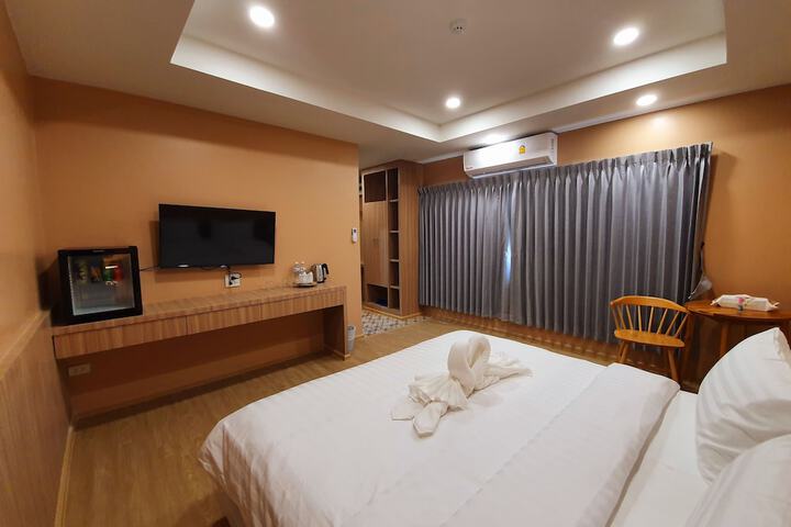 Room 27 of 164