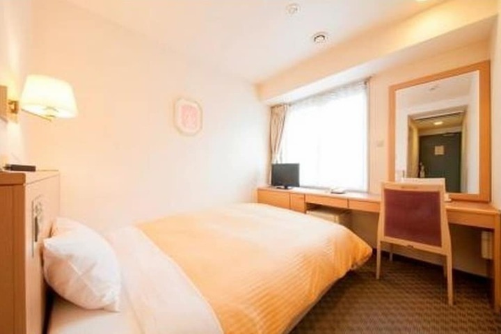 Room 18 of 37