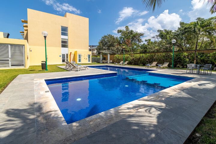 Pools & Facilities