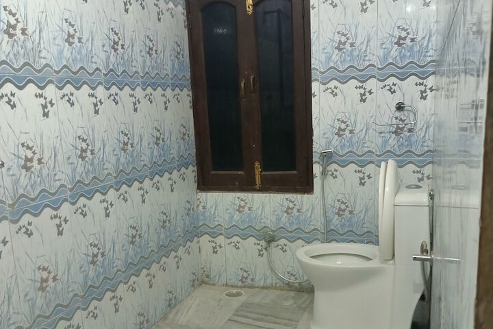 Room 30 of 37